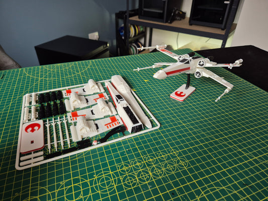 Star Wars X-Wing Model Kit – DIY Card Sprue Kit | Pre-Coloured Rebel Starfighter